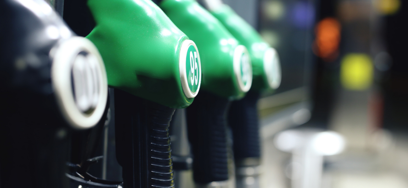 MOL: A magyar kormány befagyasztja a kiskereskedelmi normál benzin és gázolaj árakat 480 forint/liter áron