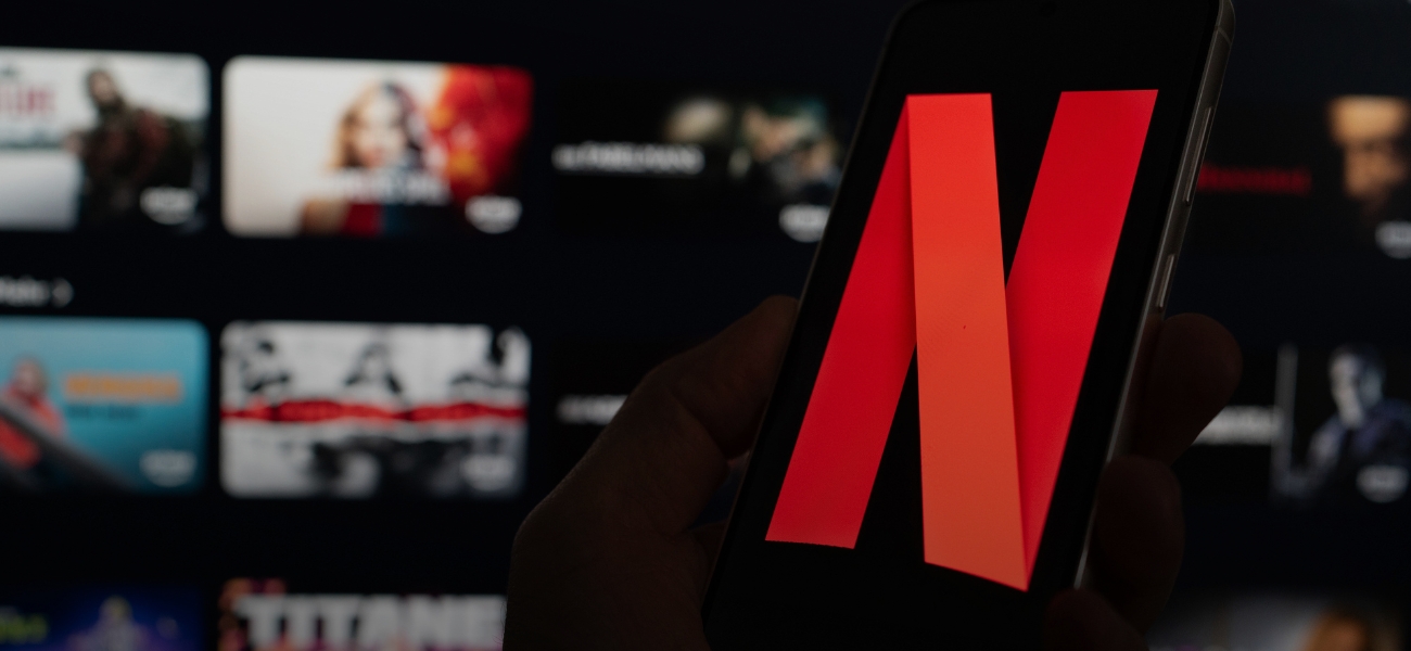 Harmadával csökkent az árfolyam – olcsó lett a Netflix?
